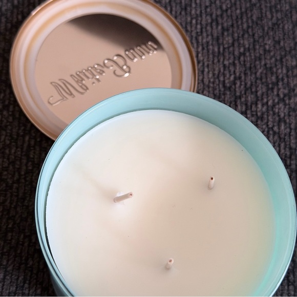 BBW Lakeside Morning White Barn Bath & Body Works 3 Wick Candle- NWT - Picture 2 of 4